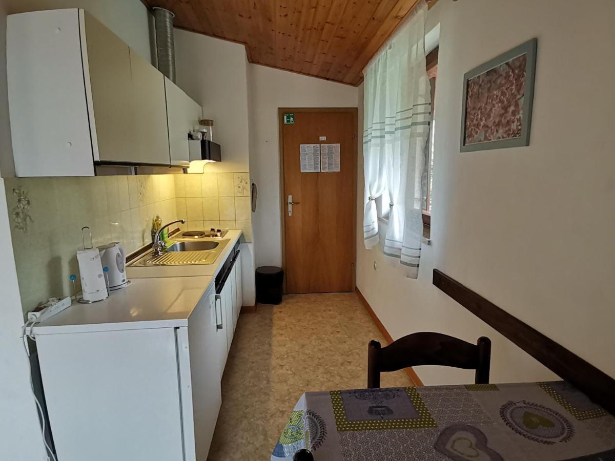 Apartment Studio Zvonka ザンブラティヤ エクステリア 写真